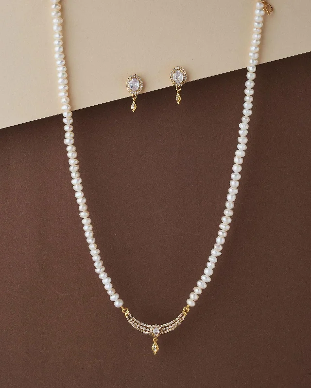 Simple necklaces and pendants with smooth finishes for a minimalist style -Elegant Real Pearl Necklace Set