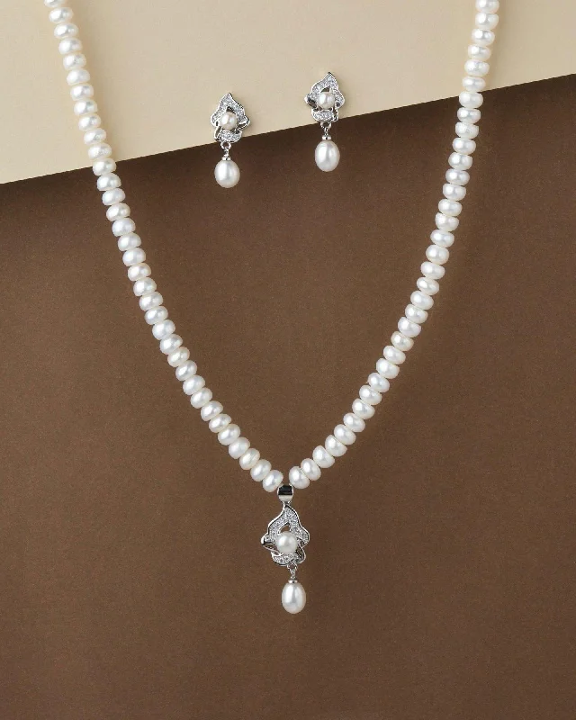 Colorful gemstone necklaces and pendants for a vibrant and playful accessory -Elegant Real Pearl Necklace Set S23549