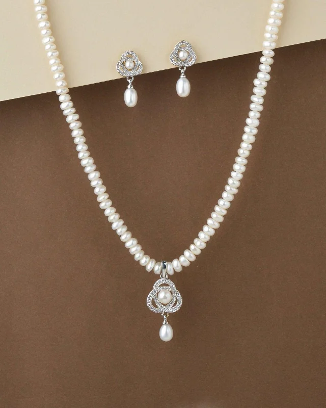 Inspirational necklaces and pendants with motivational symbols for a positive reminder -Elegant Real Pearl Necklace Set S23558