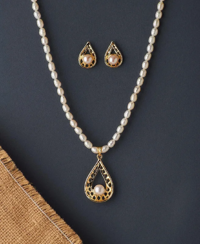 Designer necklaces and pendants with unique craftsmanship for high-end fashion -Beautiful Pearl Necklace Set