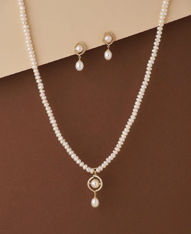 Long pendant necklaces for women with unique, eye-catching designs for fashionistas -Beautiful Real Pearl Necklace Set