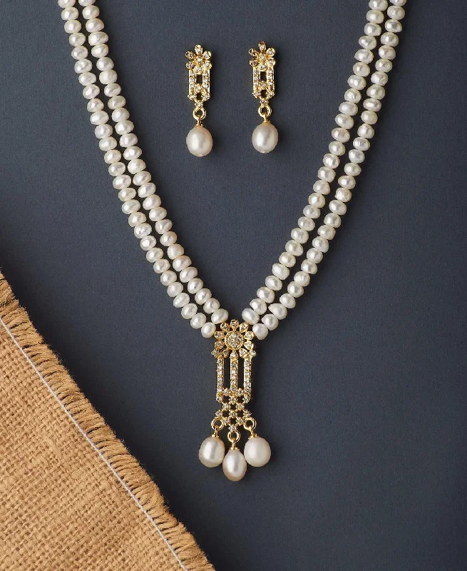 Diamond necklaces and pendants with sparkling accents for special occasions -Beautiful Stone Studded Pearl Necklace Set