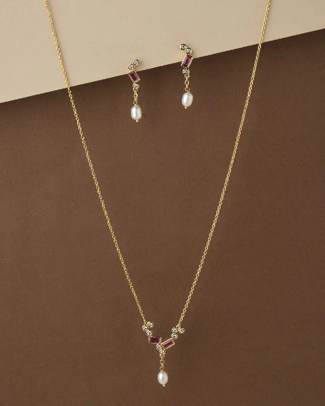 Rose gold necklaces and pendants for a soft, feminine, and elegant look -Chic and Slender Pearl Drop Necklace Set