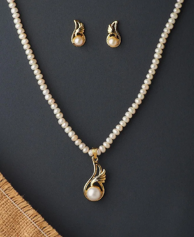 Vintage-inspired pendant necklaces with ornate designs for classic elegance and charm -Classy Real Pearl Necklace Set