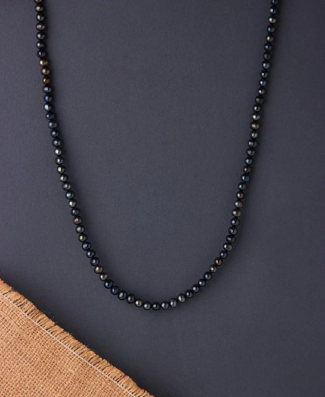 Crystal pendants on necklaces for unique and captivating jewelry choices -Elegant Black Pearl Necklace