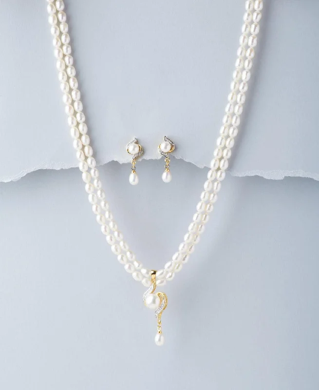 Diamond necklaces and pendants with sparkling accents for special occasions -Elegant Pearl Necklace Set