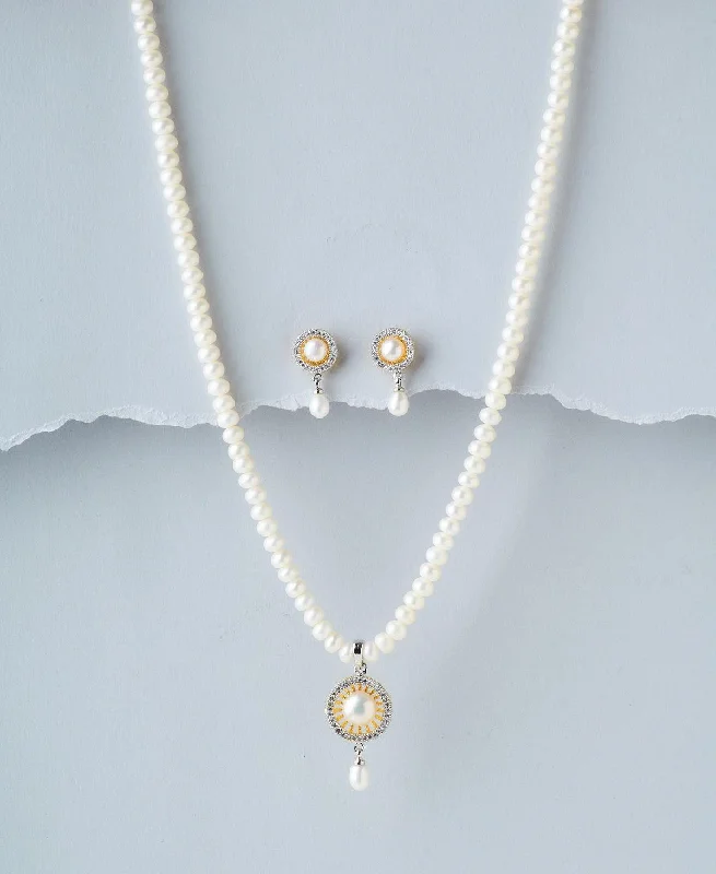 Sterling silver charm pendant necklaces with playful or meaningful trinkets for fun -Elegant Real Pearl Necklace Set