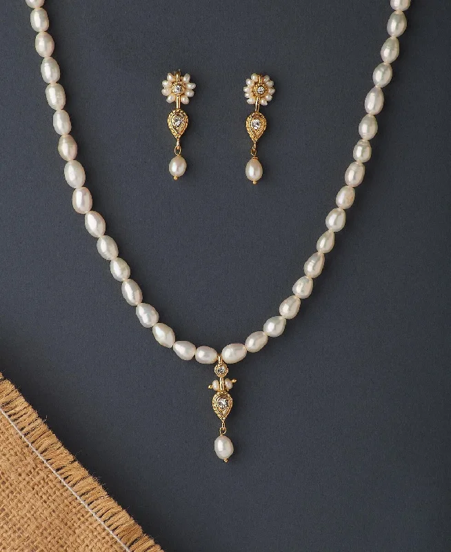 Long pendant necklaces for women with unique, eye-catching designs for fashionistas -Elegant Real Pearl Necklace Set