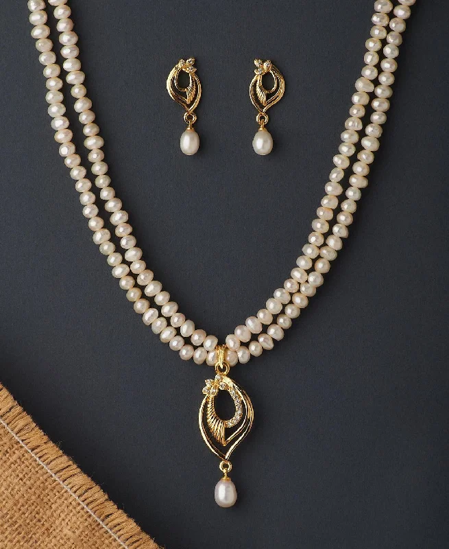 Delicate gold pendant necklaces for a subtle, refined, and elegant accessory -Elegant Real Pearl Necklace Set