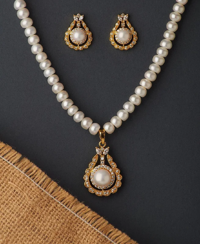 Vintage lockets with intricate details and custom engravings for personal keepsakes -Elegant Real Pearl Necklace Set