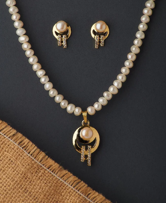 Gold necklaces and pendants with intricate detailing for a luxurious look -Elegant Real Pearl Necklace Set