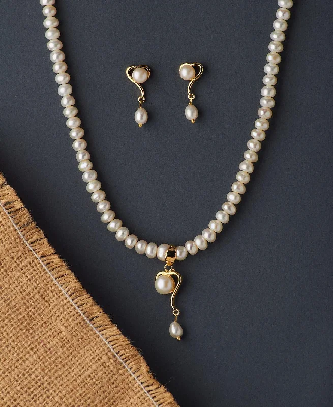 Handmade necklaces and pendants with unique, artistic details for a one-of-a-kind accessory -Elegant Real Pearl Necklace Set