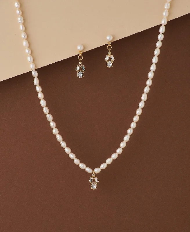 Bar necklaces and pendants with minimalist designs for a sleek, contemporary style -Elegant Real Pearl Necklace Set