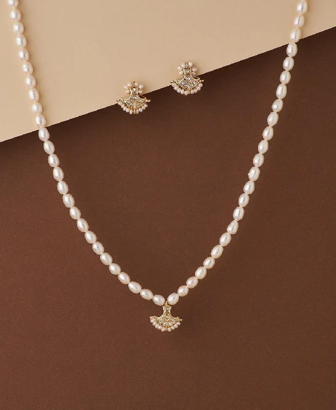 Charm necklaces and pendants with meaningful symbols for a custom accessory -Elegant Real Pearl Necklace Set