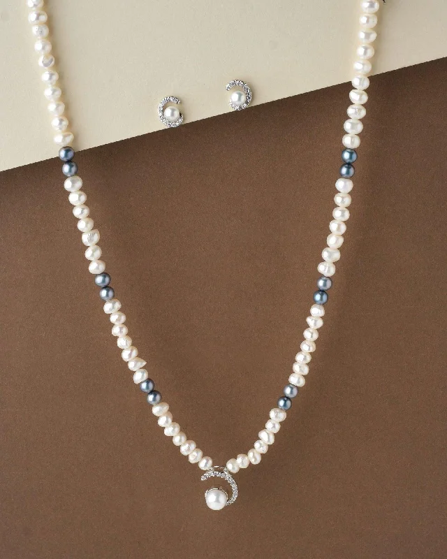 Love knot necklaces and pendants with intertwined designs for romantic gestures -Exquisite Real Pearl Necklace Set