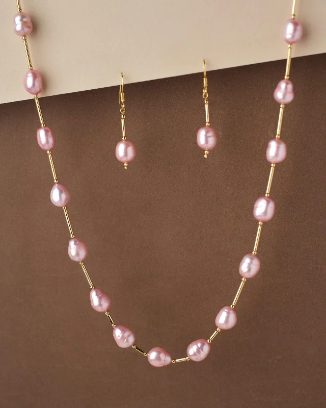 Heart-shaped diamond pendant necklaces with sparkling stones for a romantic gesture -Fancy Pink Pearl Necklace Set