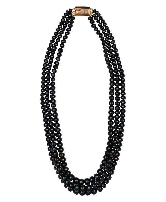 Simple round pendant necklaces for women with elegant and versatile designs -Fashionable Black Pearl Necklace