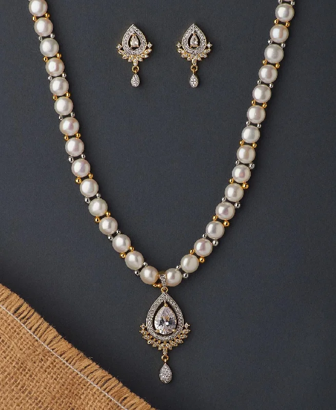 Elegant sapphire necklaces and pendants with blue gemstones for luxury and style -Floral Pearl Necklace Set