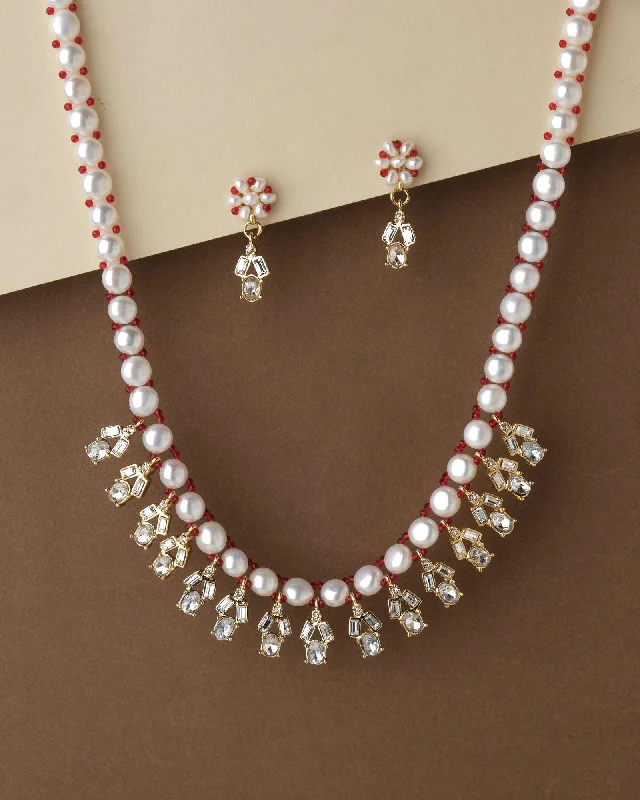 Vintage-style pendant necklaces with Art Deco or Victorian influences for timeless beauty -Fashionable Pearl & Beads Necklace Set