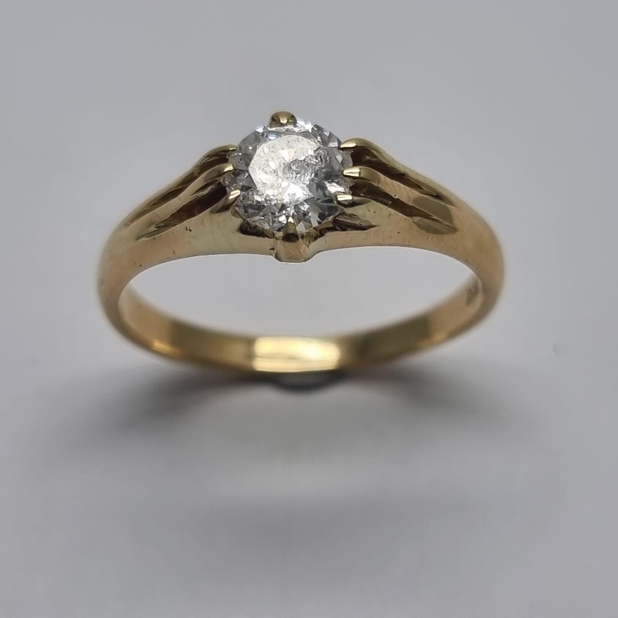 Rings with rose gold for soft romantic shine -18ct Gold Gem Set SIngle Stone Ring Valued at £1100 Size Q