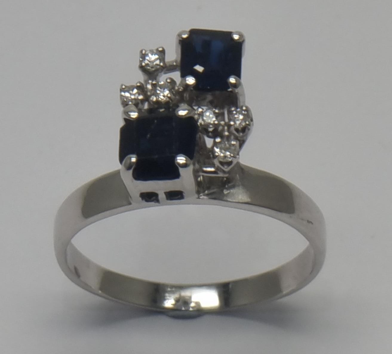 Rings crafted with recycled metals for eco-chic -18ct White Gold Sapphire & Diamond Assymetric Cluster Ring - Size O (RRP £1250)