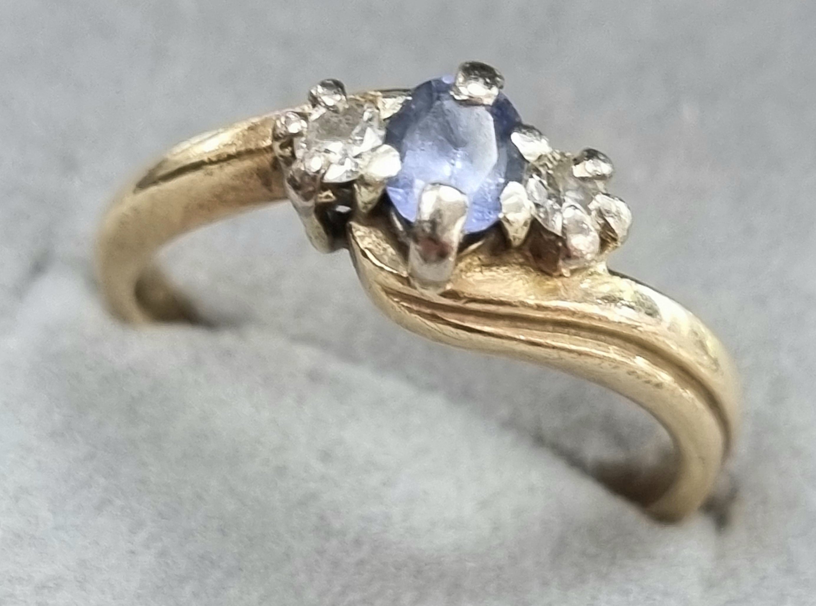 Rings perfect for trips with light design -9ct Gold Diamond & Sapphire Ring