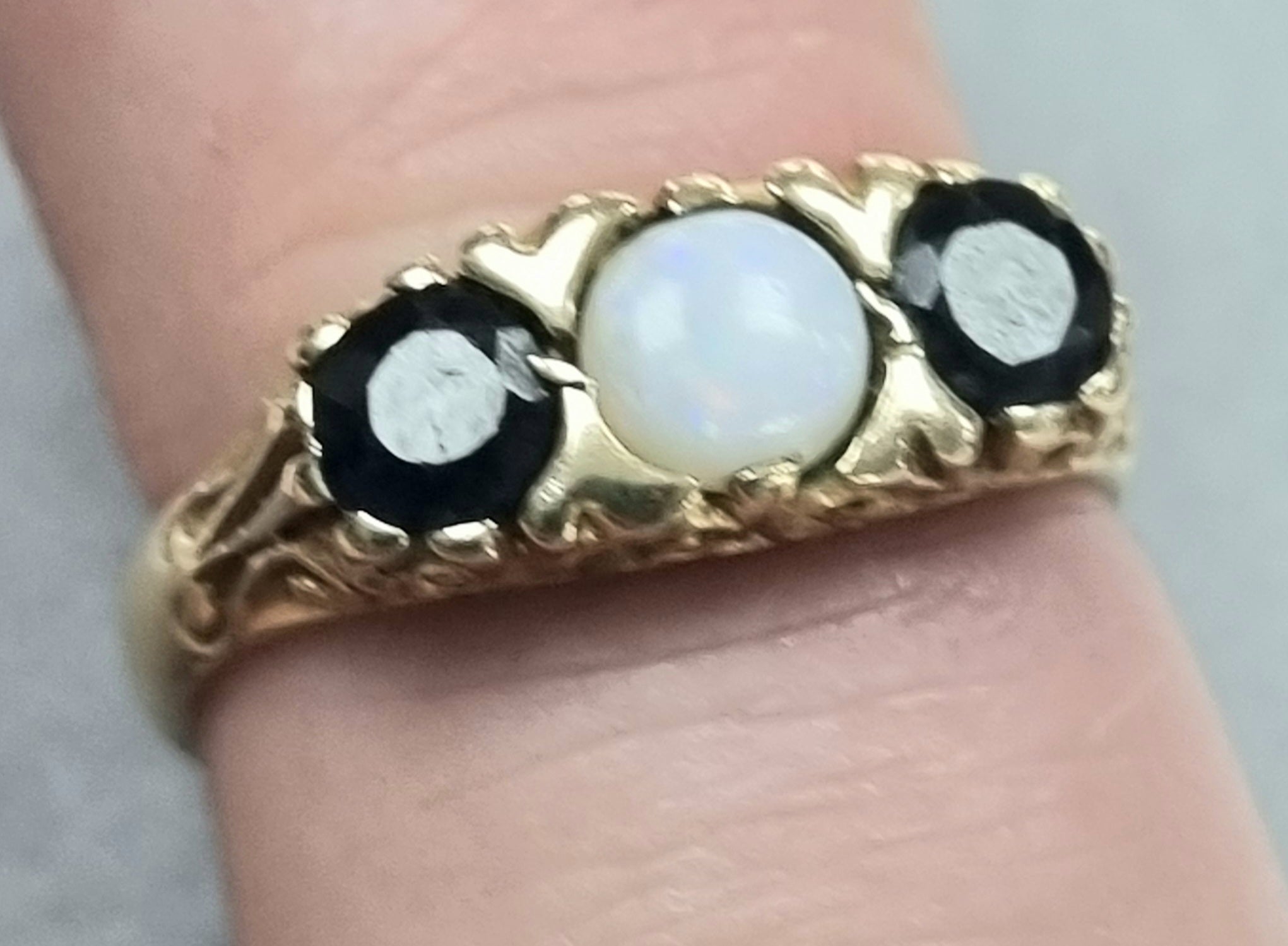 Rings featuring agate for natural stone stripes -9CT GOLD RING WITH BLACK AND WHITE STONE