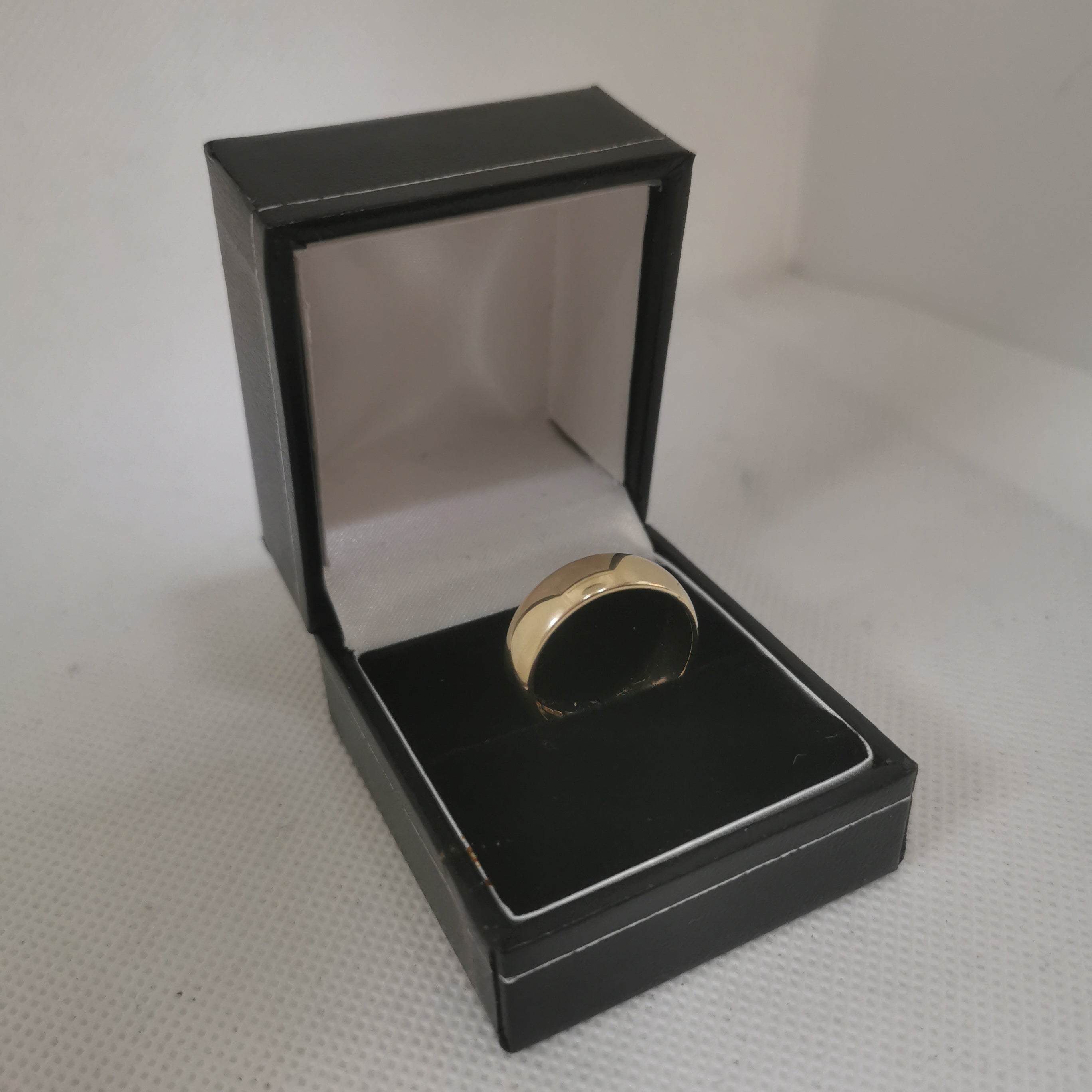 Rings inspired by vintage with gem flair -9K Solid Gold Ring, Hallmarked 375 & Tested, 5.43Grams, Size: P, Box Included