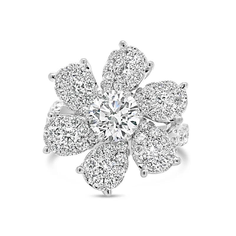 Rings perfect for trips with light design -Diamond Flower Ring