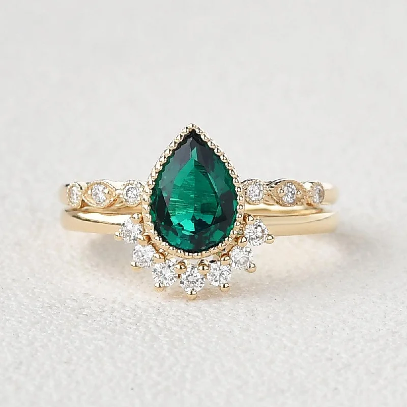 Rings featuring pearls for smooth timeless grace -Pear Emerald Milgrain Vintage Ring Set 2pcs