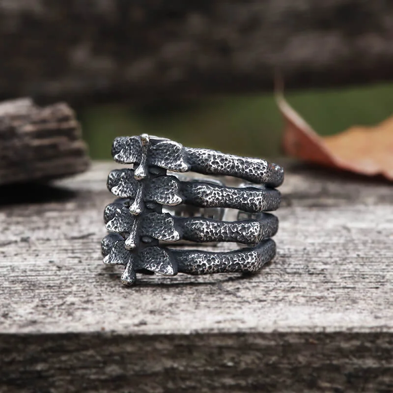 Rings featuring tourmaline for autumn stone hues -Detailed Vertebrae Stainless Steel Ring