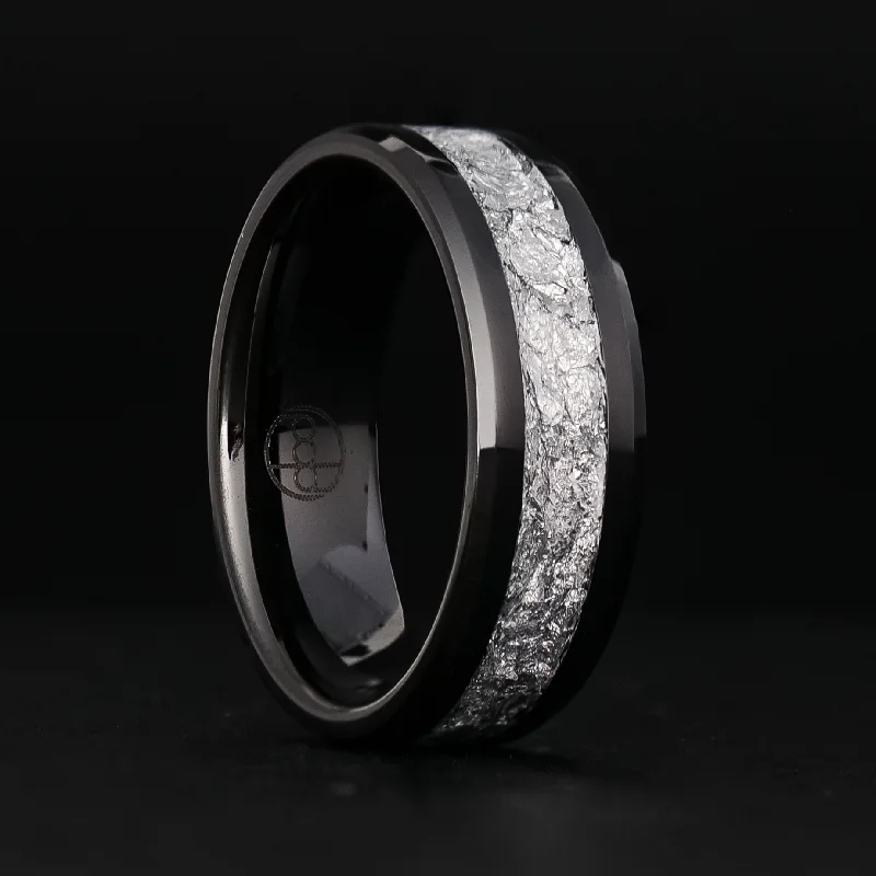 Free-spirit rings with turquoise for boho flair -Silver Leaf Ring on Black Ceramic | Full Channel